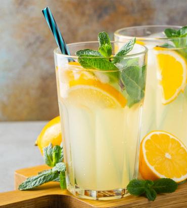 عصير الليمون المنعش بأوراق النعناع