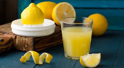 عصير الليمون الطازج